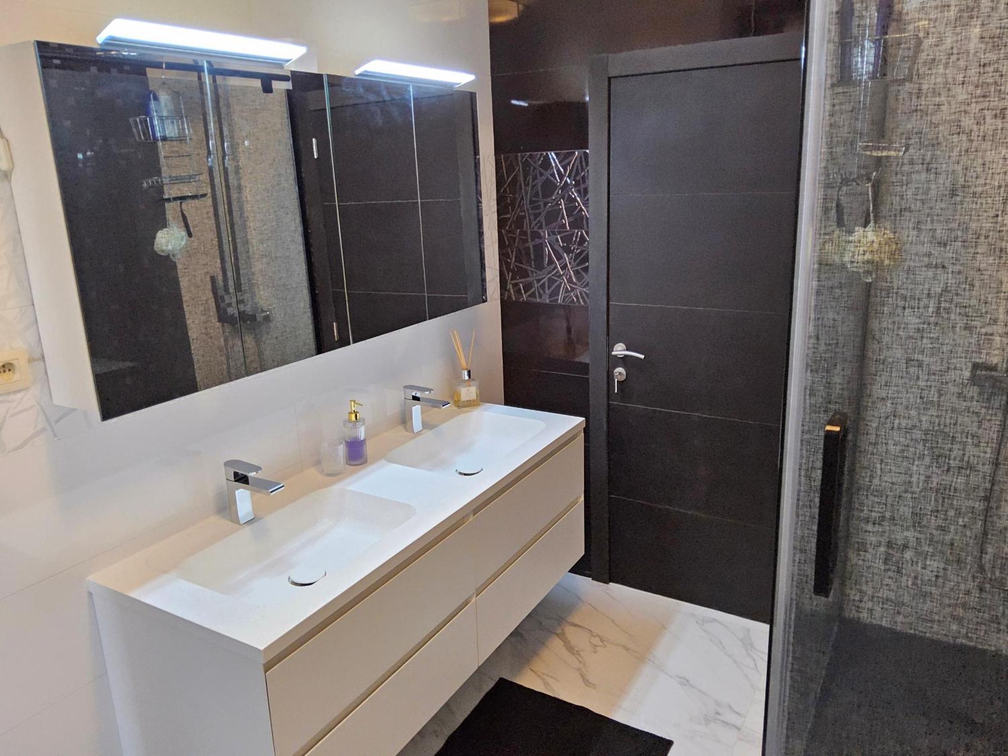 Homestay Deluxe Au 2eme Etage, Double Au 4eme Etage Not A *