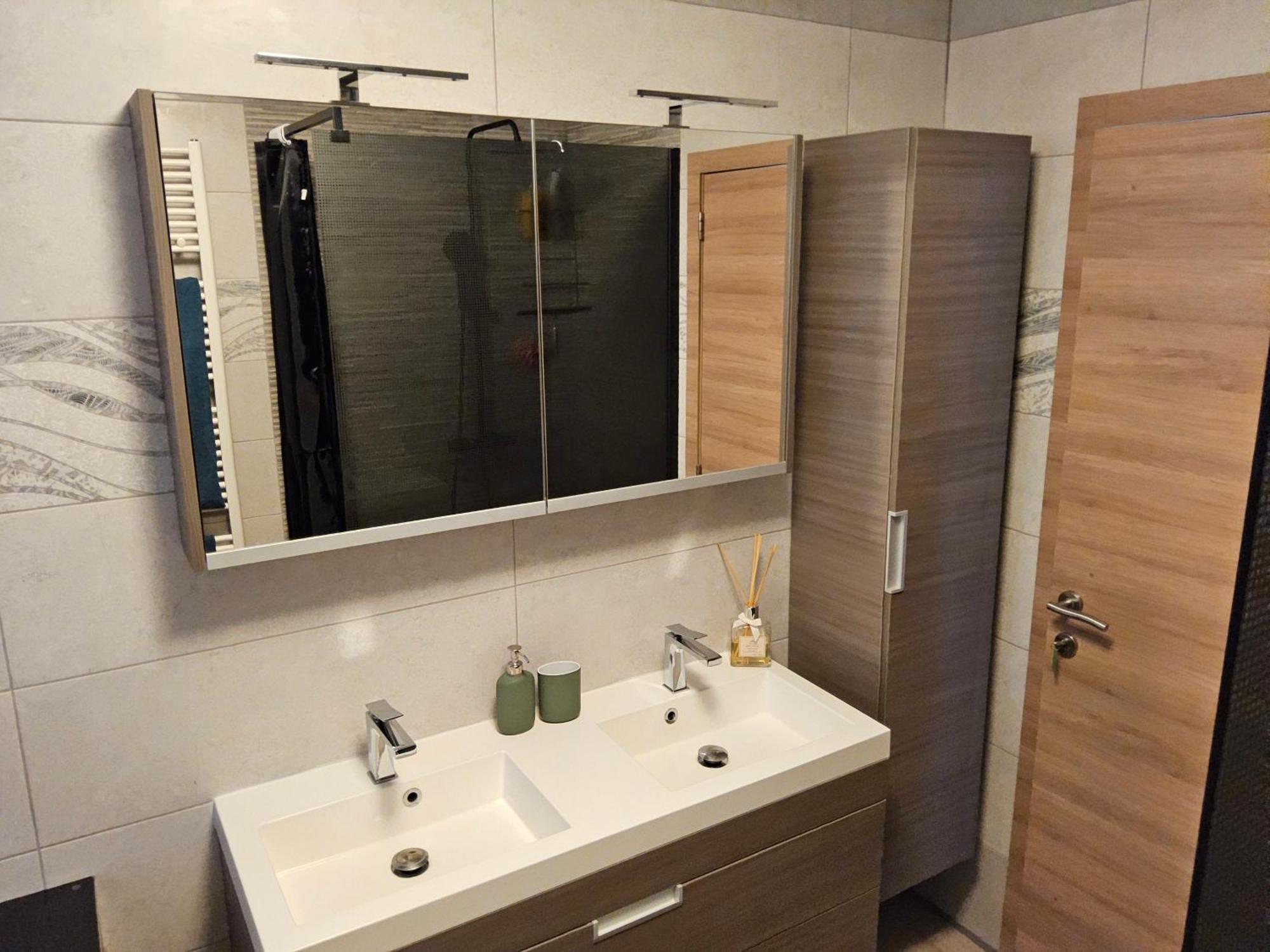 Homestay Deluxe Au 2eme Etage, Double Au 4eme Etage Not A