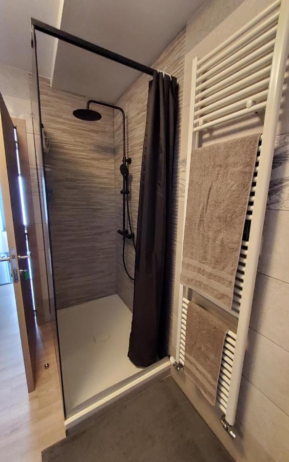 Deluxe Au 2eme Etage, Double Au 4eme Etage Not A